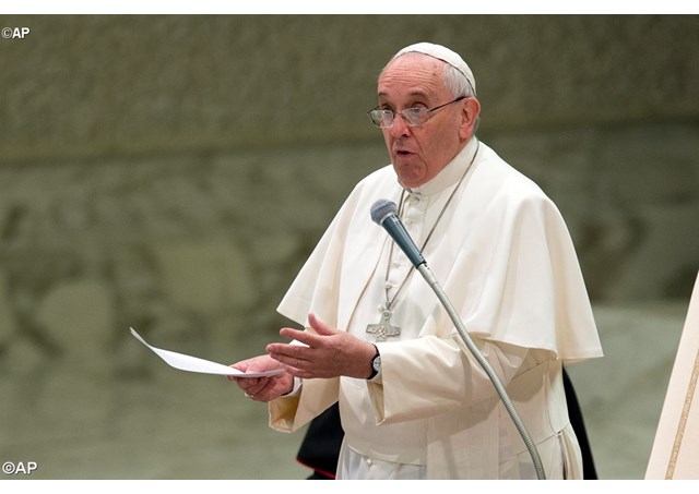 Papa: «Respeto de la dignidad de la persona, caridad, custodia de la tierra»