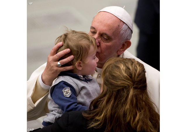 Tutelar a los menores y erradicar el flagelo de los abusos: compromiso de toda la Iglesia, reitera el Papa