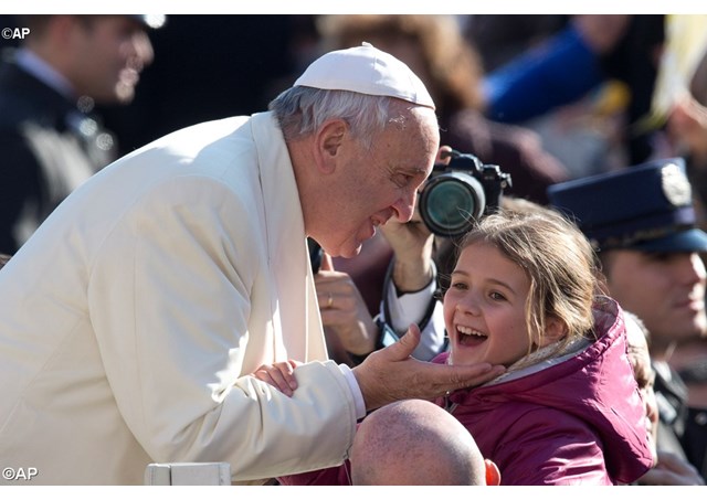 Con Jesús la hermandad se dilata superando toda diferencia, dijo el Papa