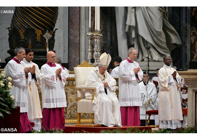 «No olvidemos que somos ovejas, aprendamos a descansar», el Papa en la Misa Crismal