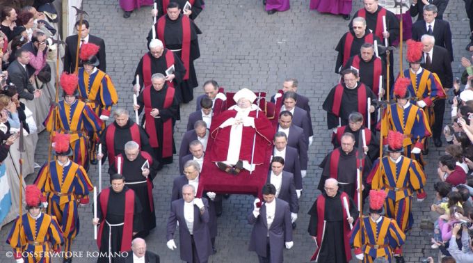 Juan Pablo II testigo de Cristo interceda por familias e Iglesia, pidió el Papa